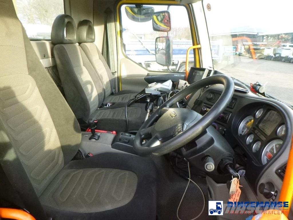 DAF LF 55.220 4x2 RHD gritter / snow plough Pistenraupen