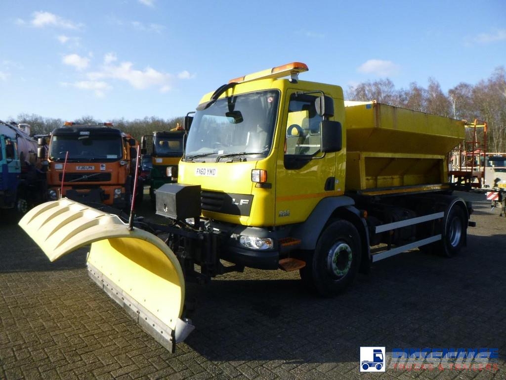 DAF LF 55.220 4x2 RHD gritter / snow plough Snow groomers
