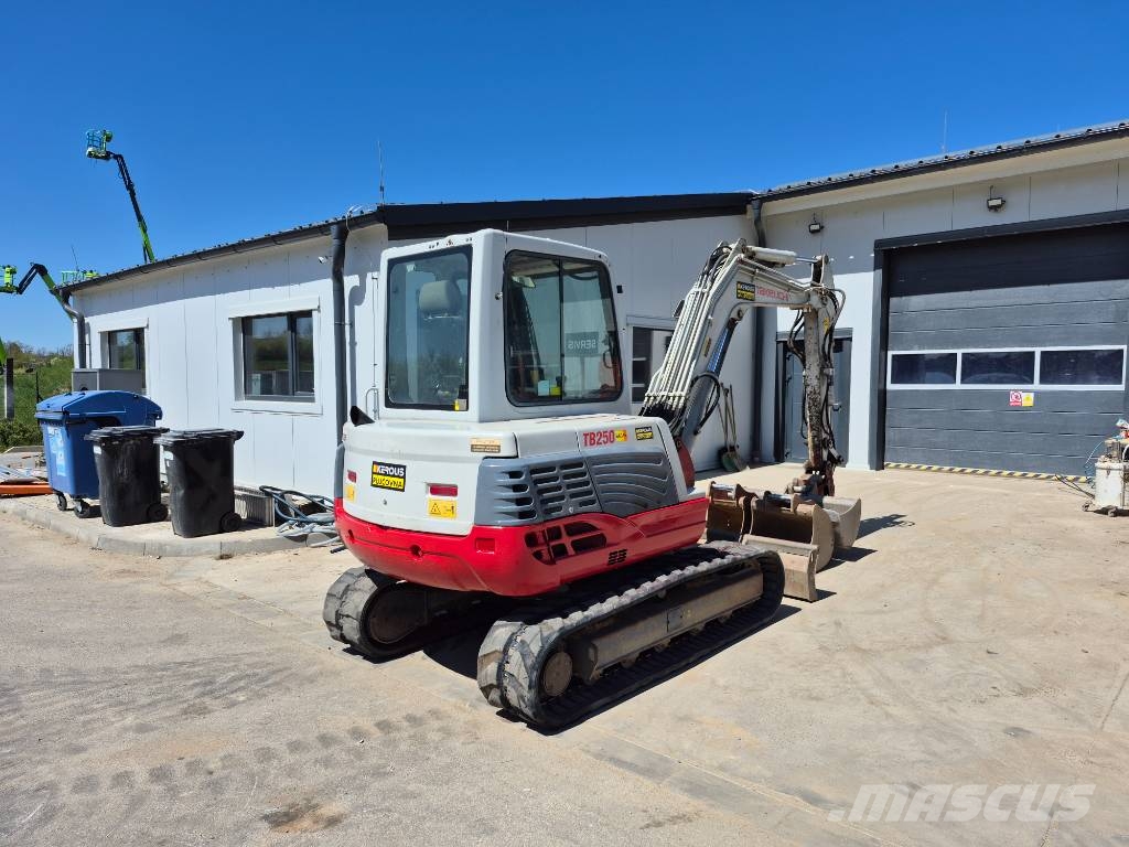 Takeuchi TB 250 Mini bageri < 7t