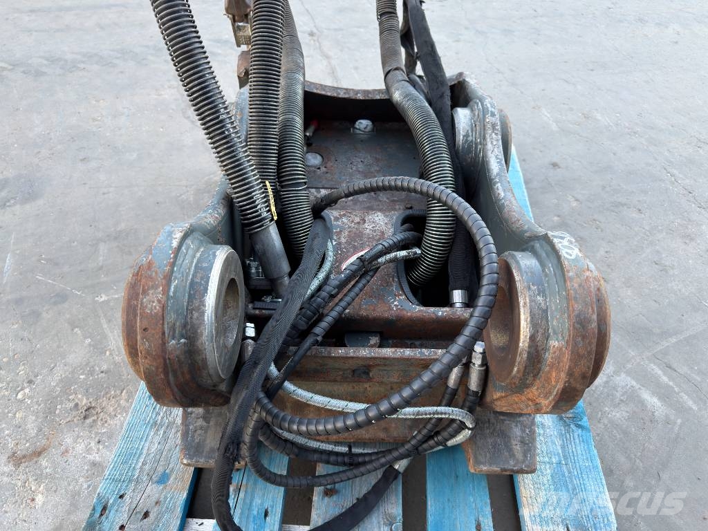 OilQuick OQ80 - M318D / M320F / M322D / 320D / 320E / 323D موصلات سريعة