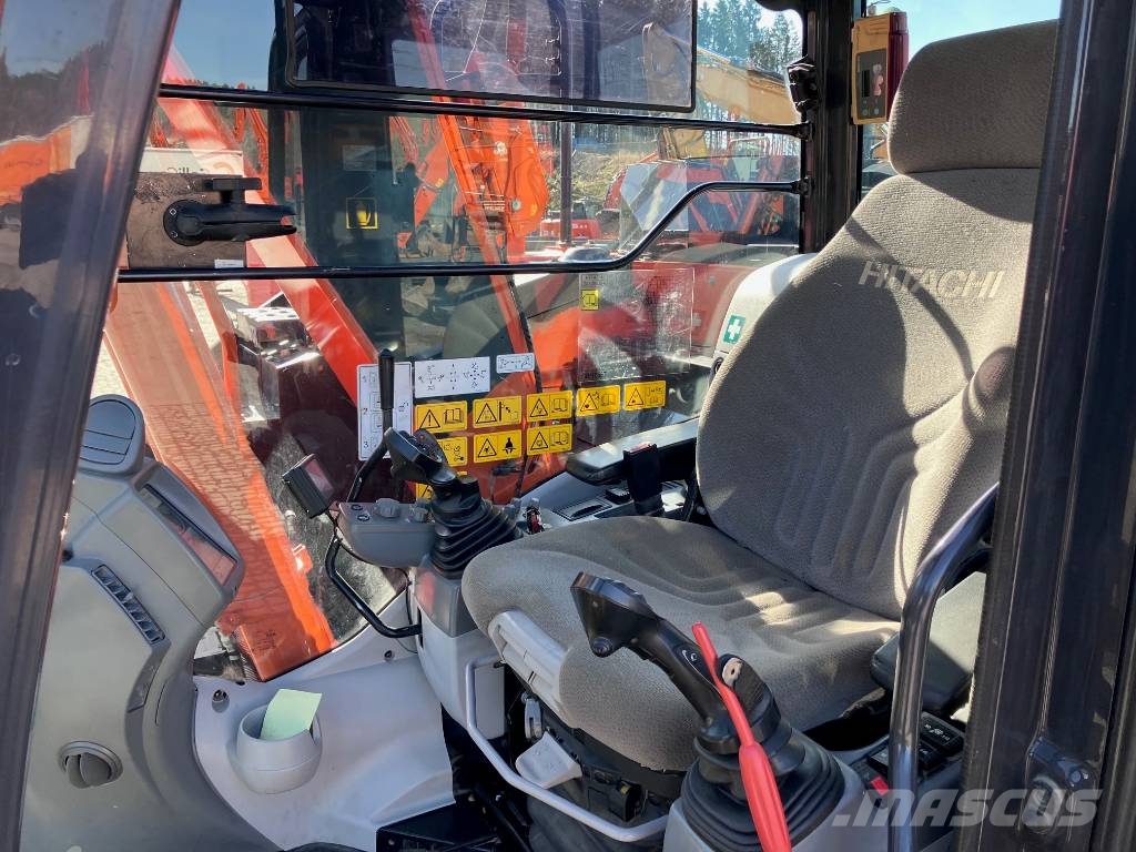 Hitachi ZX 135 US-5 Roomikekskavaatorid