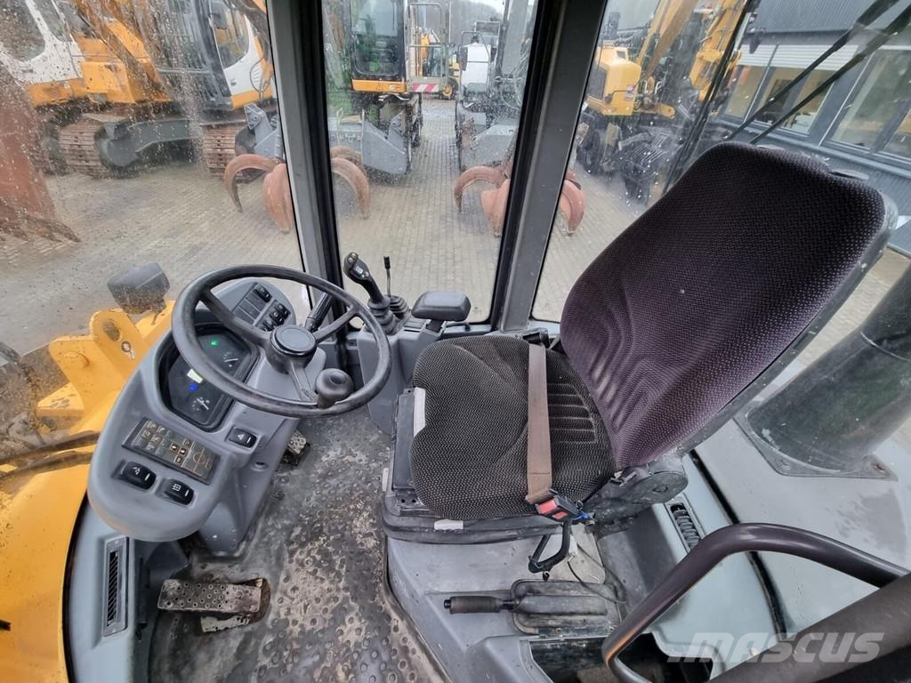 Volvo L 30 G لوادر بعجل