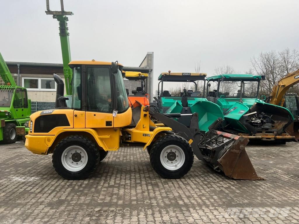 Volvo L 30 G لوادر بعجل
