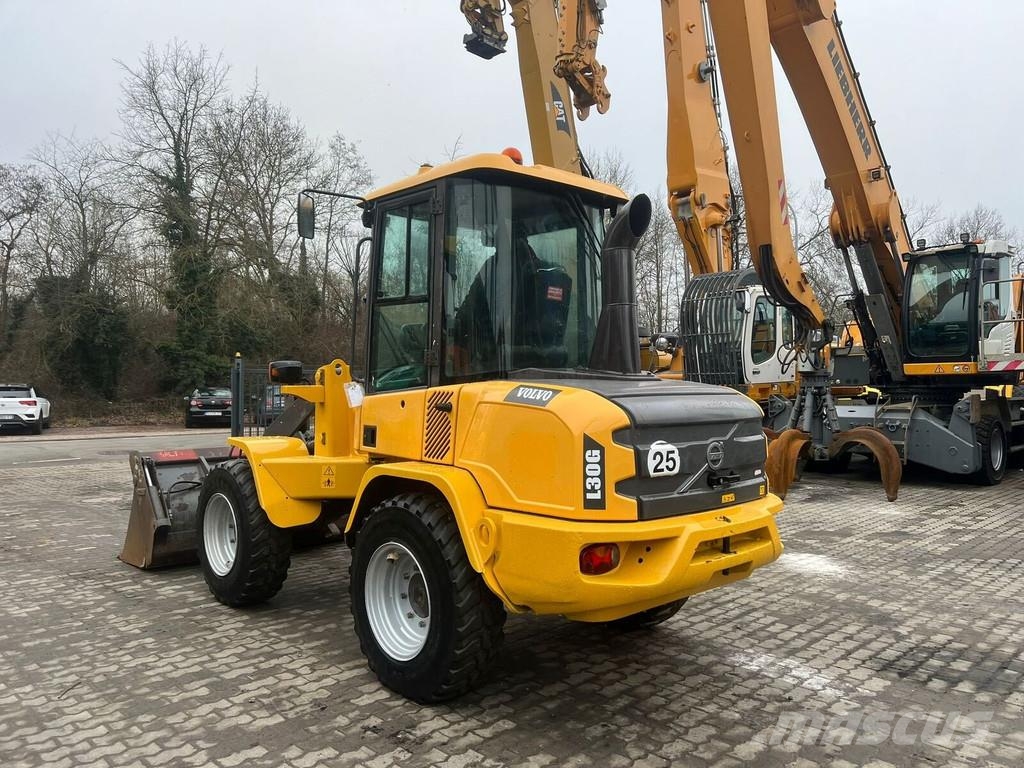 Volvo L 30 G لوادر بعجل
