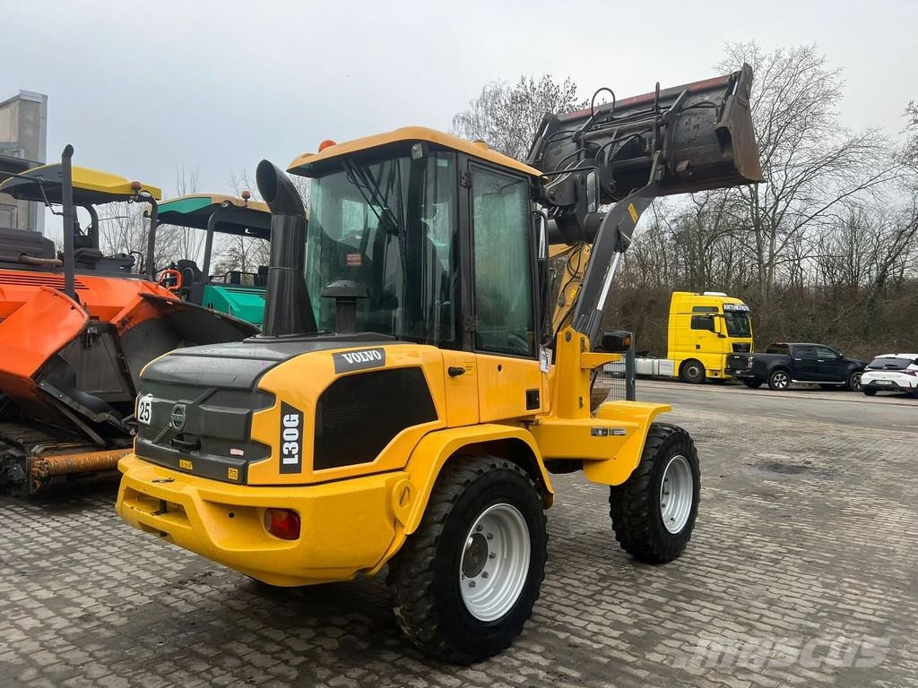 Volvo L 30 G لوادر بعجل