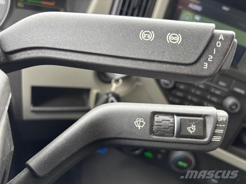 Volvo FM380 4x2 EURO6 + CARRIER SUPRA 850 Camiones con temperatura controlada