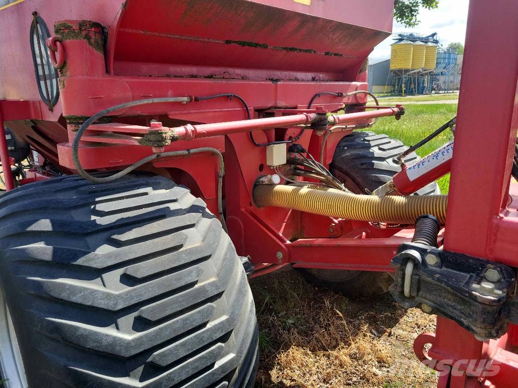 Horsch CO 6 مثاقيب مدمجة
