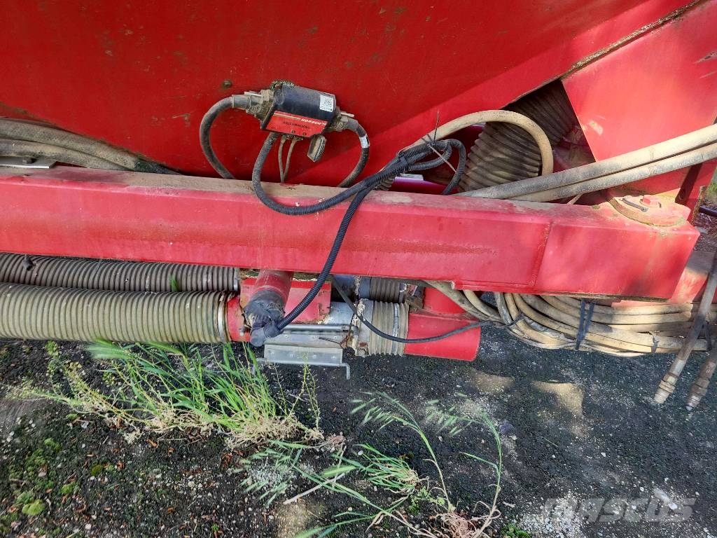Horsch CO 6 مثاقيب مدمجة