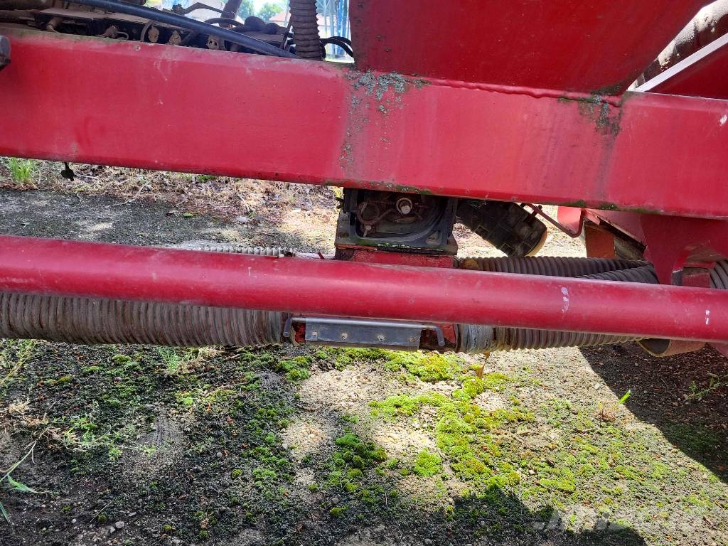 Horsch CO 6 مثاقيب مدمجة