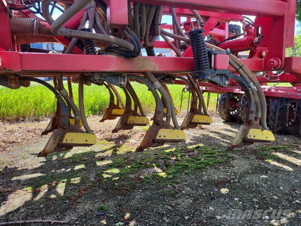 Horsch CO 6 مثاقيب مدمجة