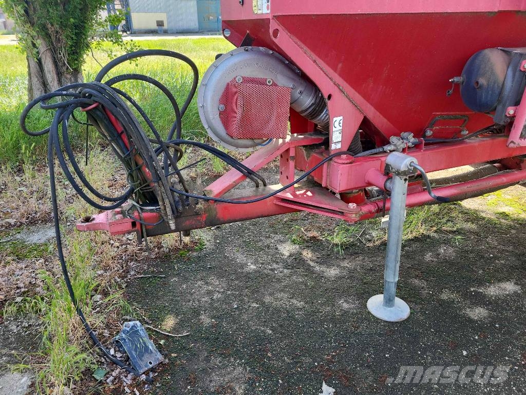 Horsch CO 6 مثاقيب مدمجة