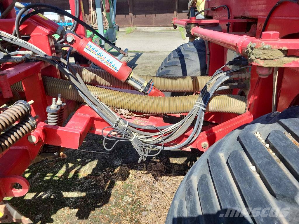 Horsch CO 6 مثاقيب مدمجة
