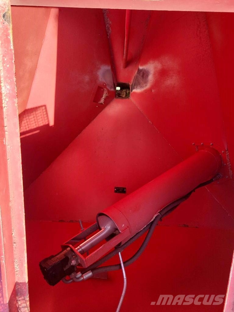 Horsch CO 6 مثاقيب مدمجة