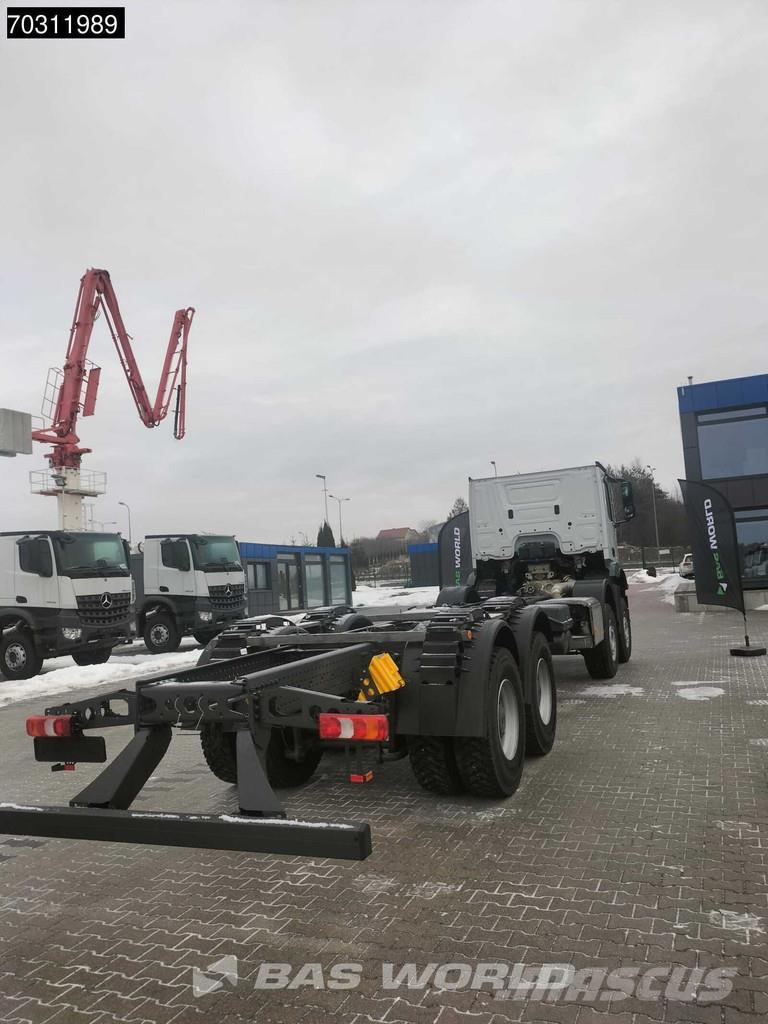 Mercedes-Benz Arocs 4451 Arocs 8X4 NEW chassis! Steel suspension Шасі з кабіною