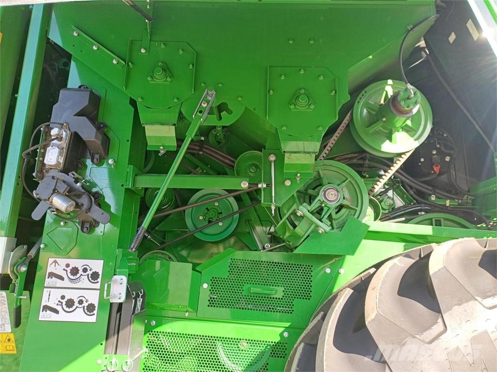John Deere T5 400 HM Mähdrescher