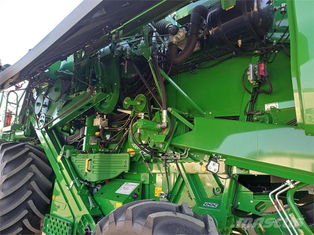 John Deere T5 400 HM Mähdrescher