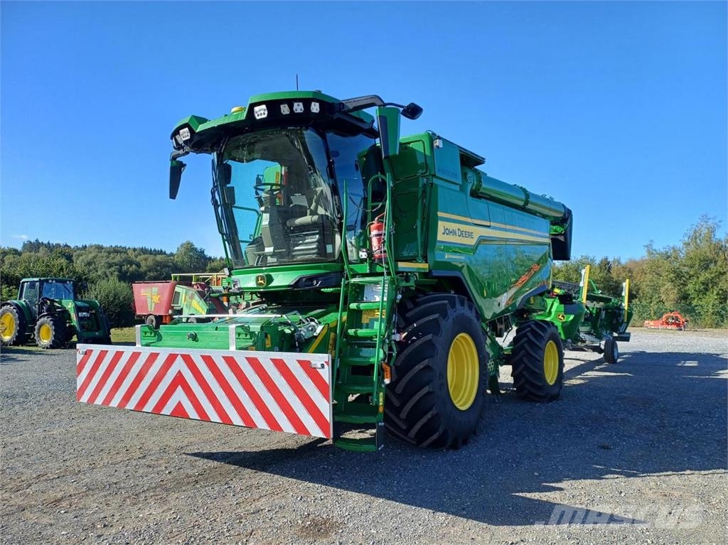 John Deere T5 400 HM Mähdrescher