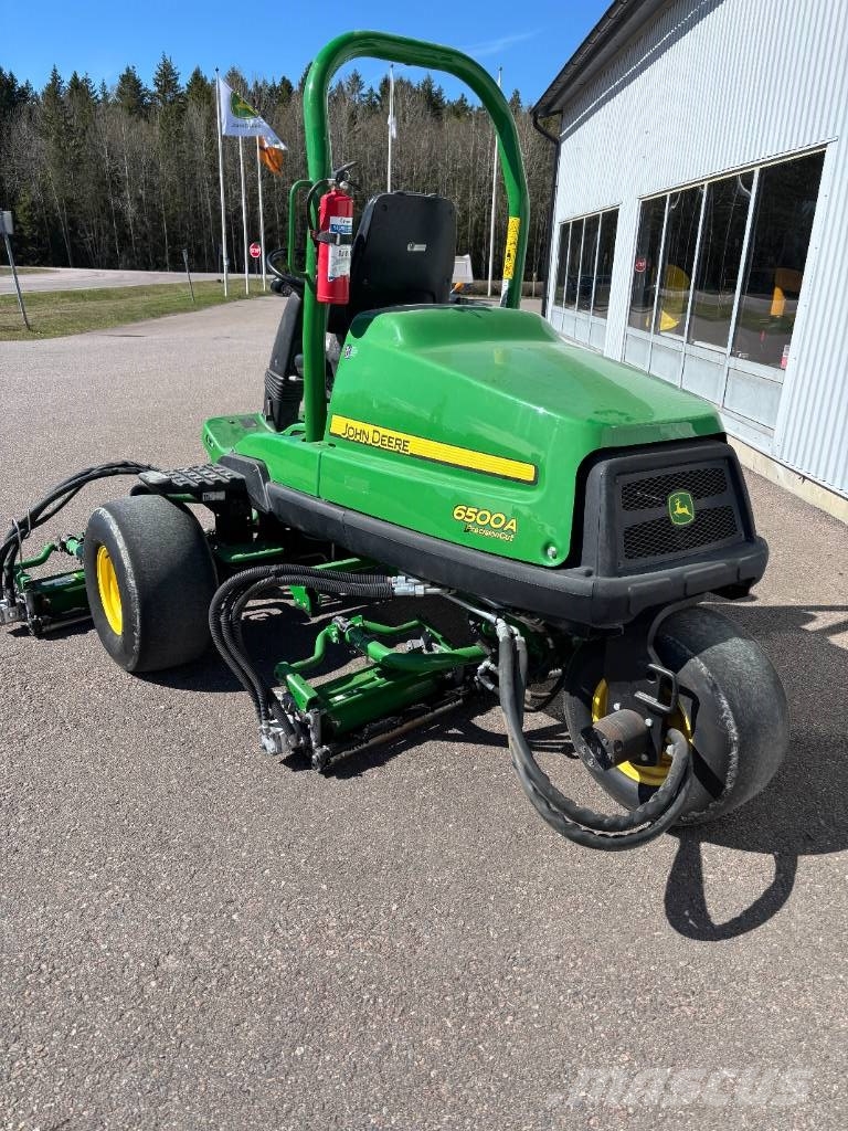 John Deere 6500 A PrecisionCut Päältäajettavat ruohonleikkurit