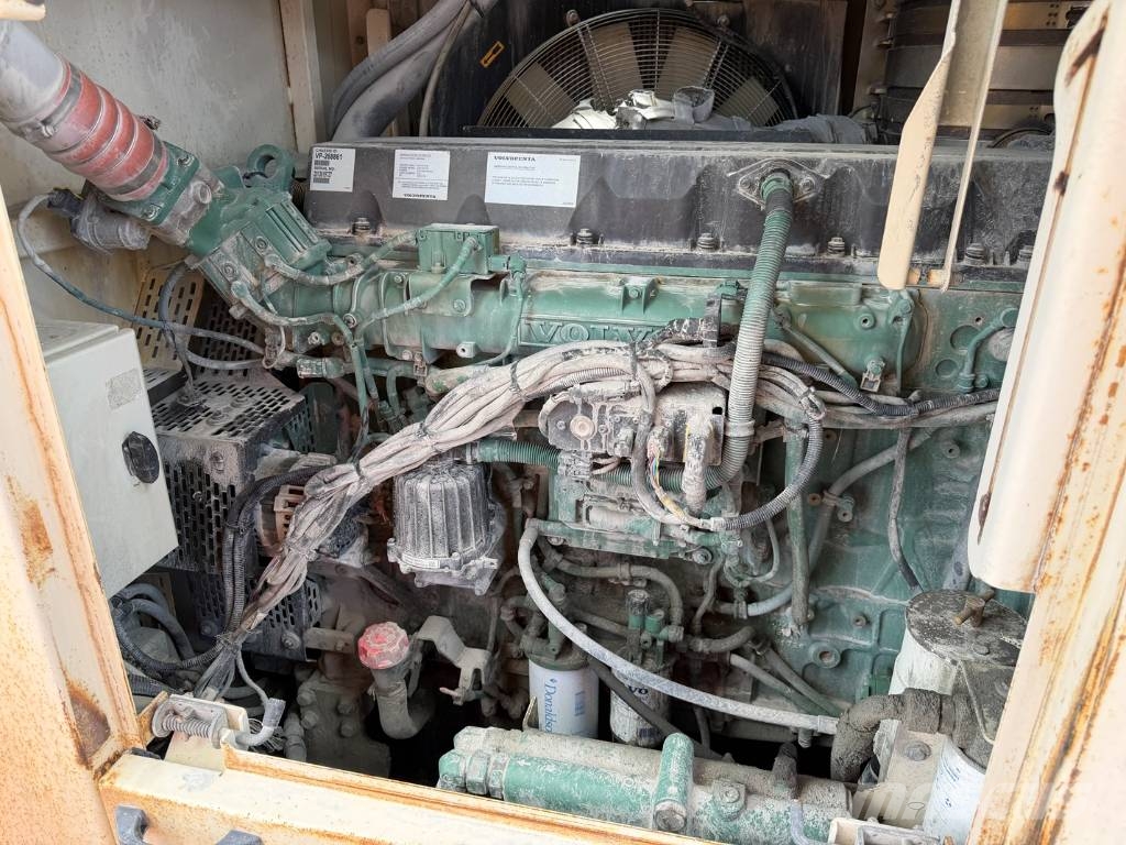 Sandvik UH 440 i Trituradoras móviles
