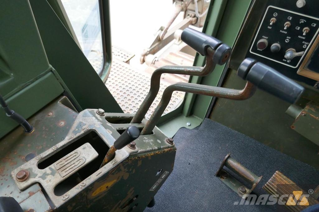 CAT D7H II Ex-army lánctalpas dózerek