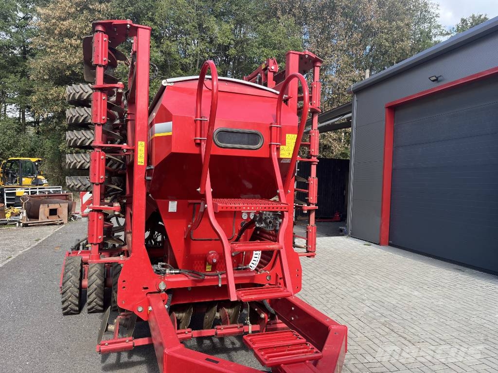 Horsch Pronto 6 DC مثاقيب مدمجة