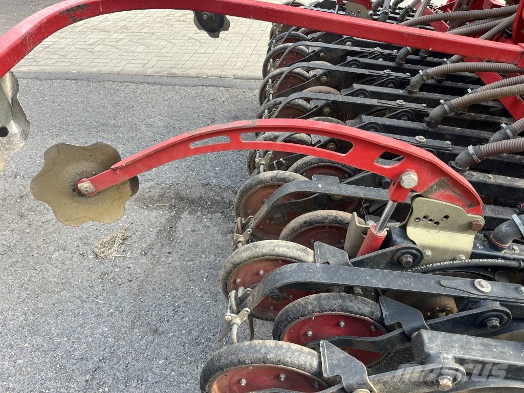 Horsch Pronto 6 DC مثاقيب مدمجة
