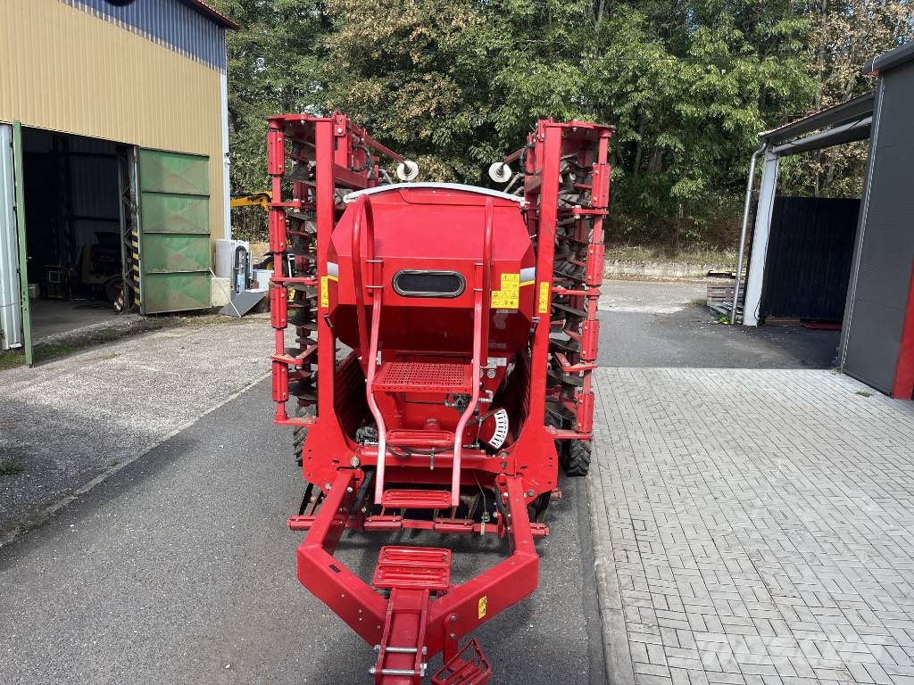 Horsch Pronto 6 DC مثاقيب مدمجة