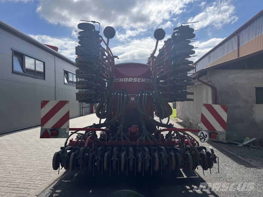 Horsch Pronto 6 DC مثاقيب مدمجة