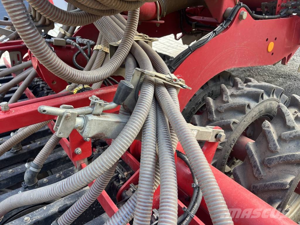 Horsch Pronto 6 DC مثاقيب مدمجة