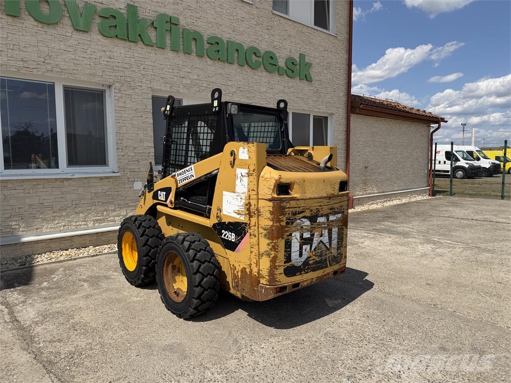 CAT Iný model VIN 001 Voorladers en gravers