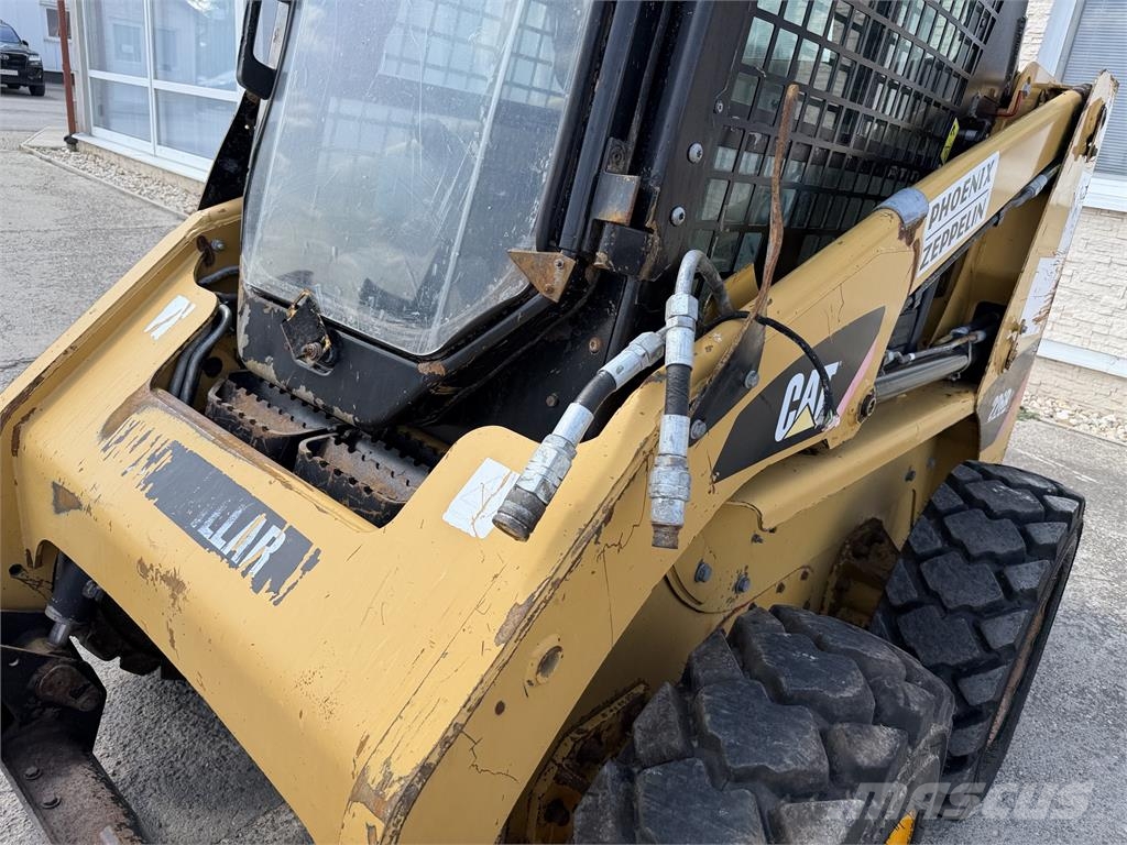 CAT Iný model VIN 001 Voorladers en gravers