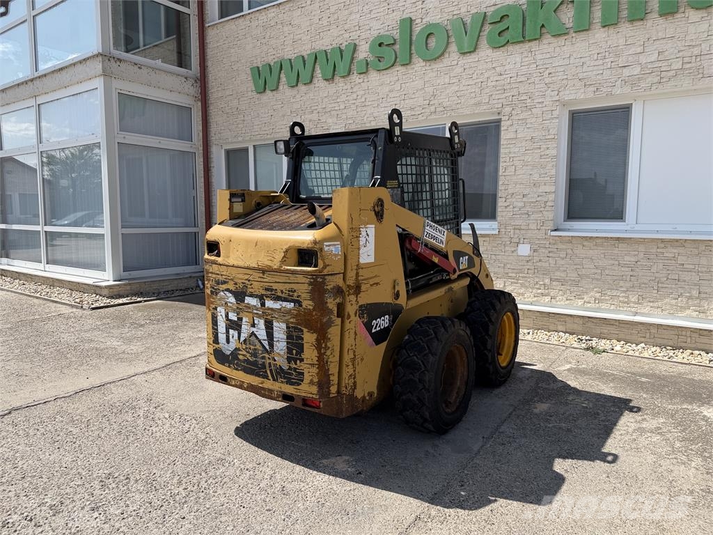 CAT Iný model VIN 001 Voorladers en gravers