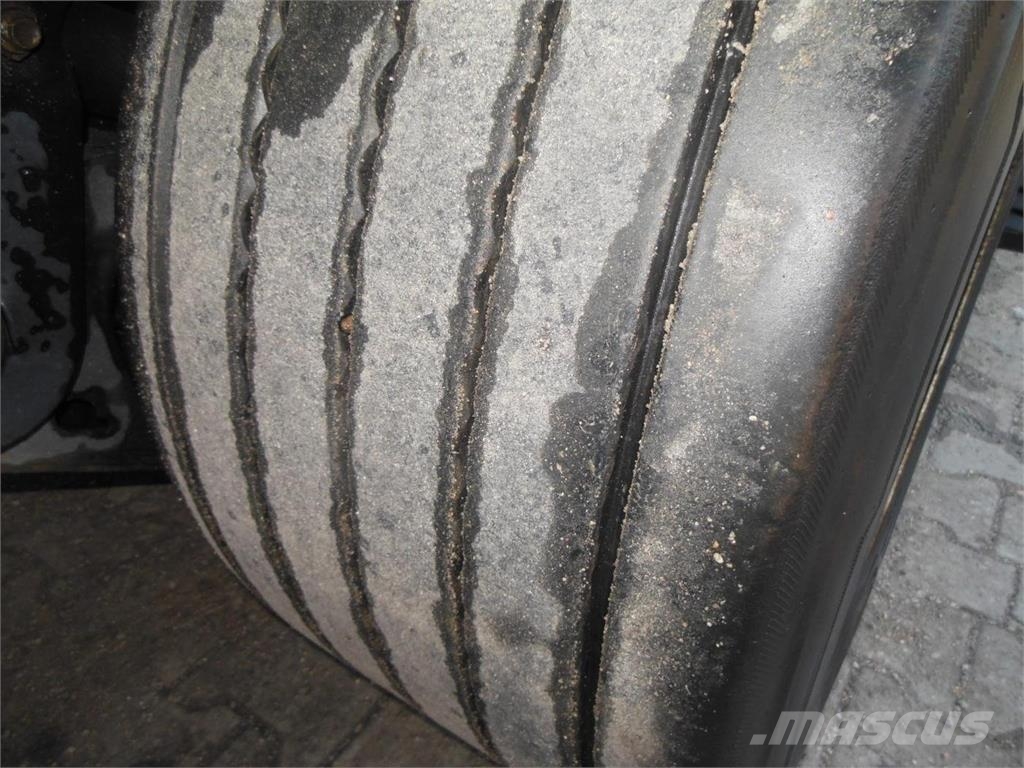 Krone SD MEGA Poluprikolice sa ciradom