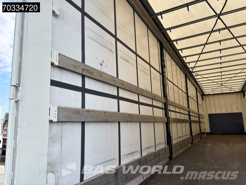 Krone SD 3 axles 2xLiftachse Palettenkasten Semirremolques con caja de lona
