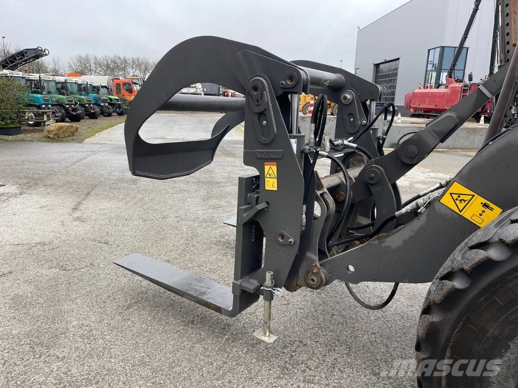 Volvo Houtklem / Wood Clamp Volvo / Lundberg connection Haaratsid (greiferid)