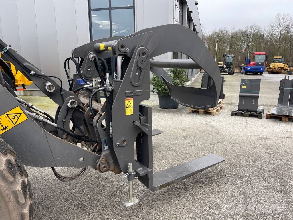 Volvo Houtklem / Wood Clamp Volvo / Lundberg connection Haaratsid (greiferid)