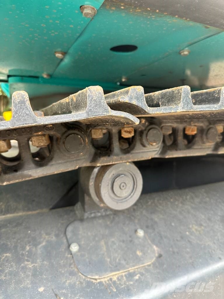 Kobelco SK200-8 حفارات زحافة