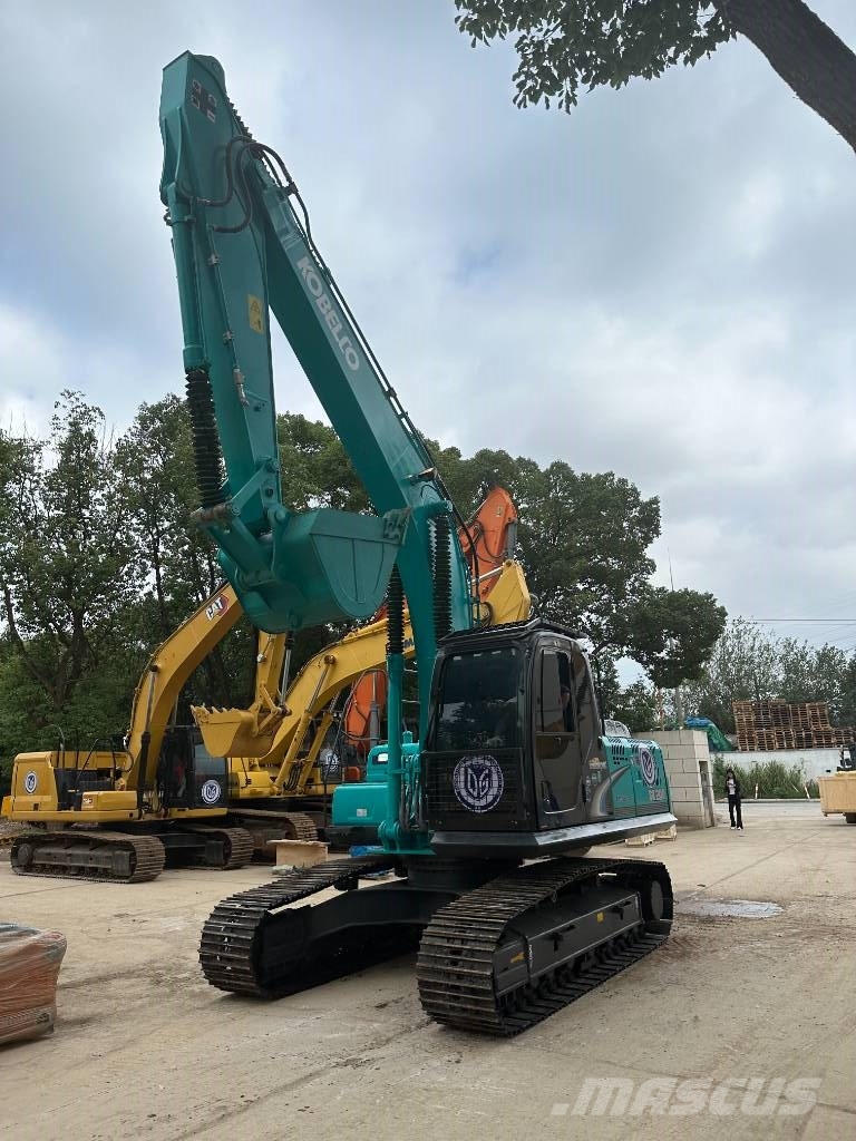 Kobelco SK200-8 حفارات زحافة