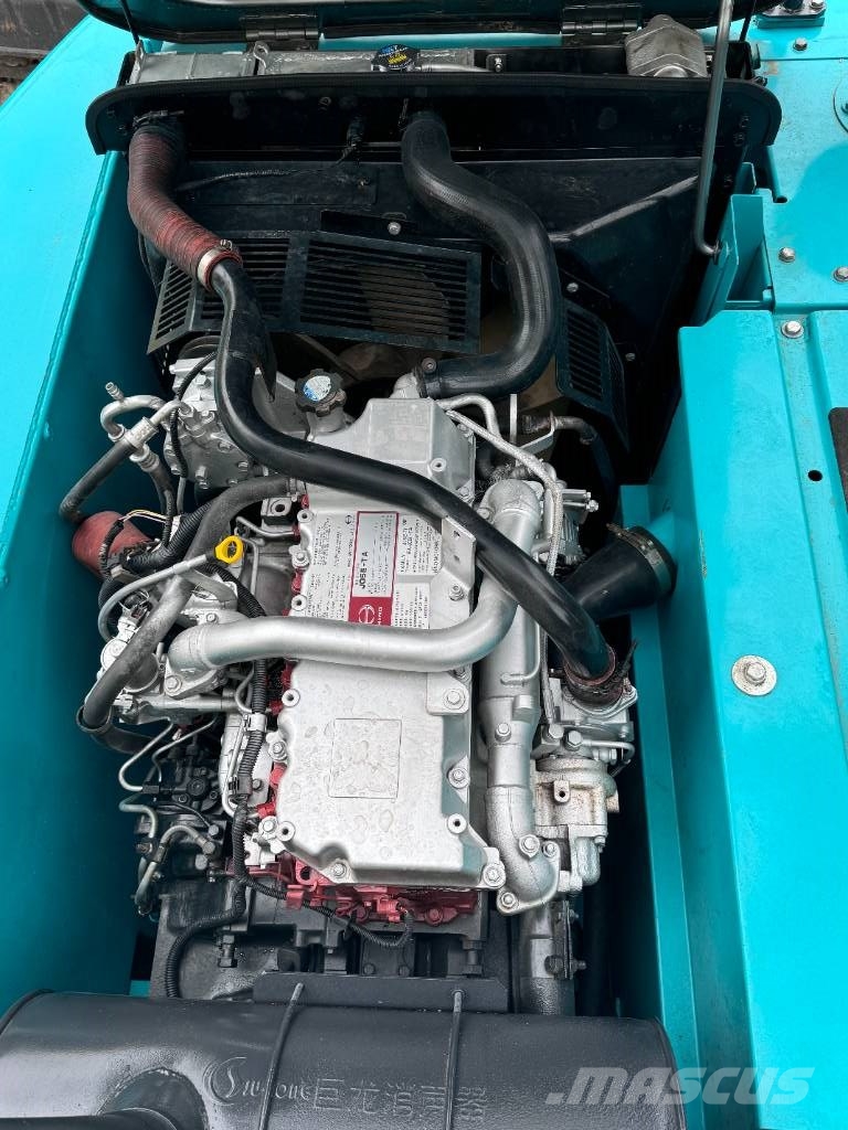 Kobelco SK200-8 حفارات زحافة