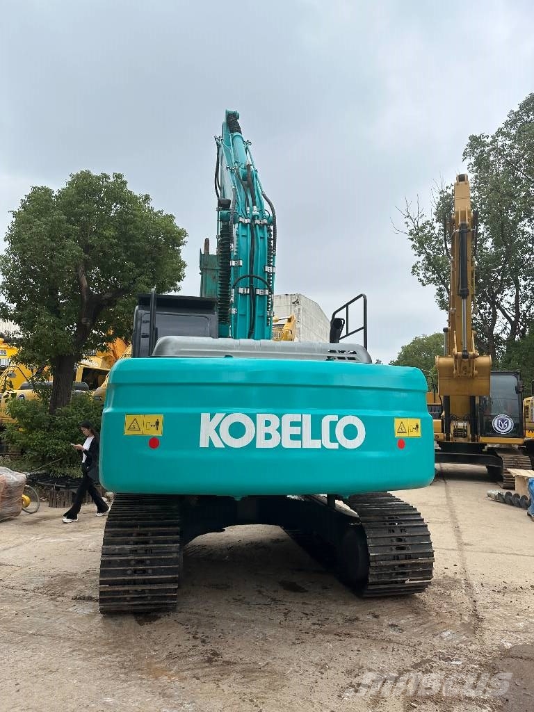 Kobelco SK200-8 حفارات زحافة