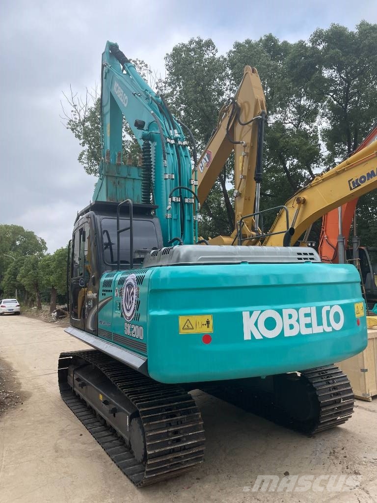 Kobelco SK200-8 حفارات زحافة