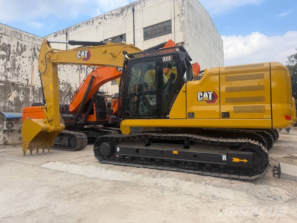 CAT 323 28th Anniversary Promotion Price الحفارات البرمائية