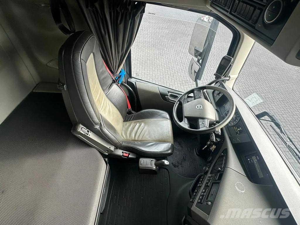 Volvo FH 540 6X4 + FASSI F710RA.2.28 KRAAN/KRAN/CRANE/GR Автокранове
