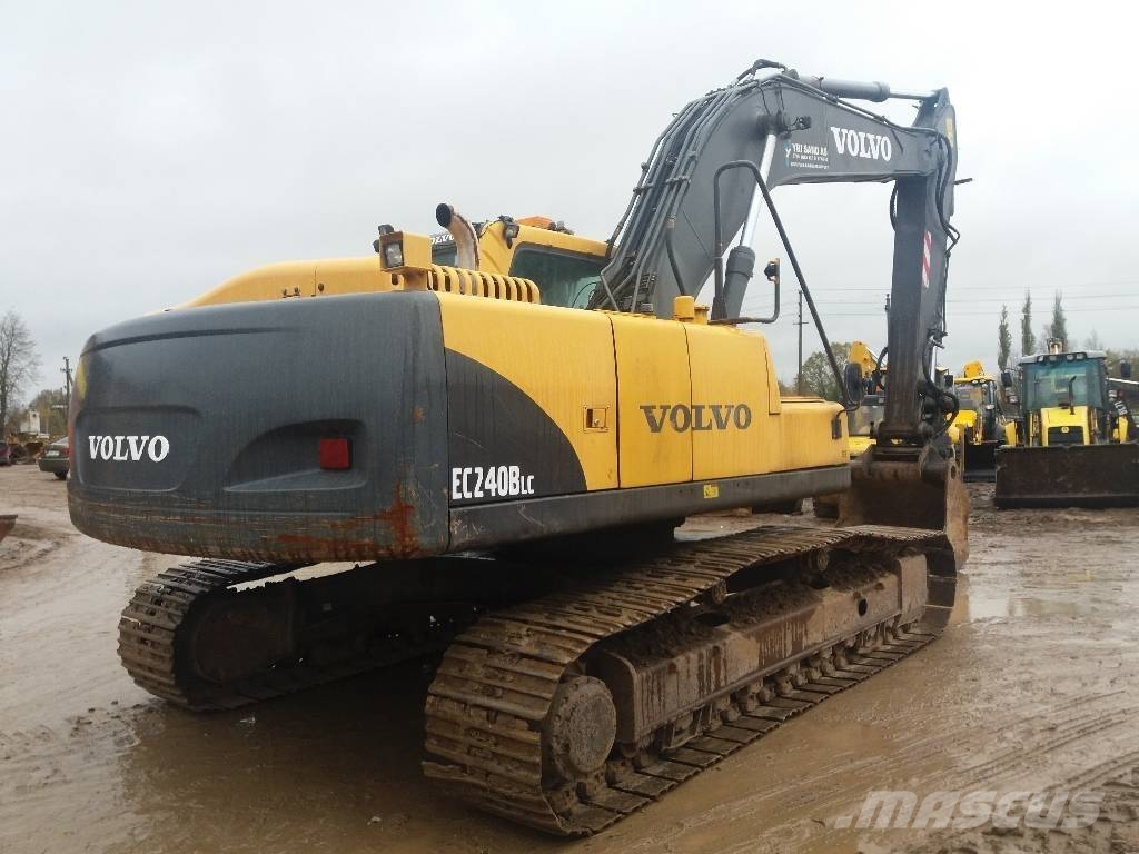 Volvo EC 240 B LC حفارات زحافة