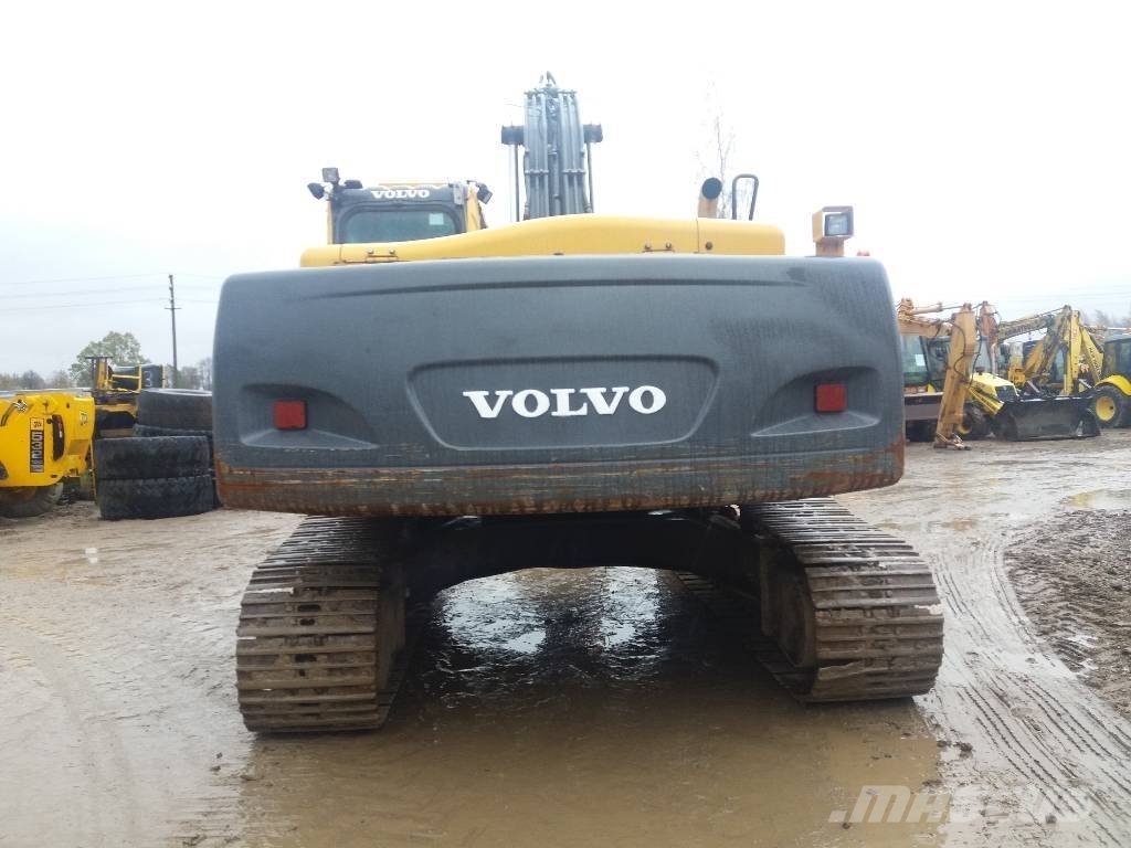 Volvo EC 240 B LC حفارات زحافة