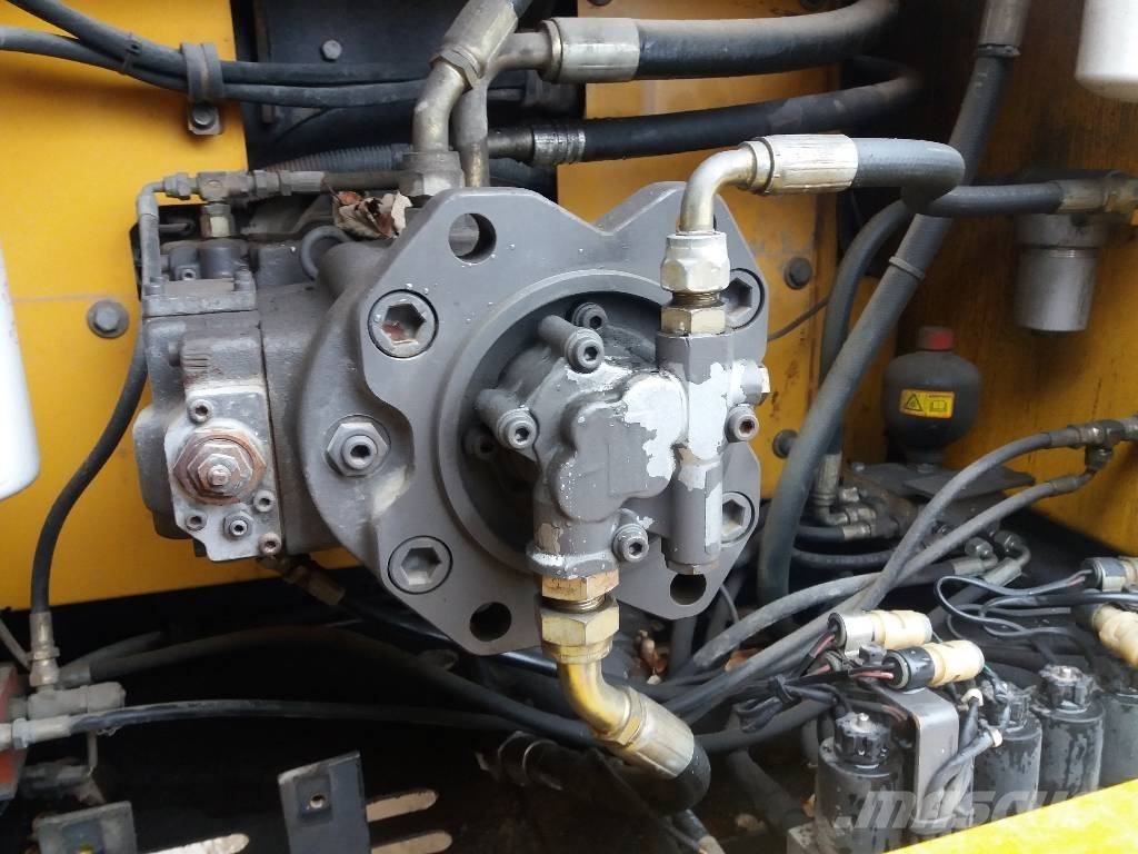 Volvo EC 240 B LC حفارات زحافة