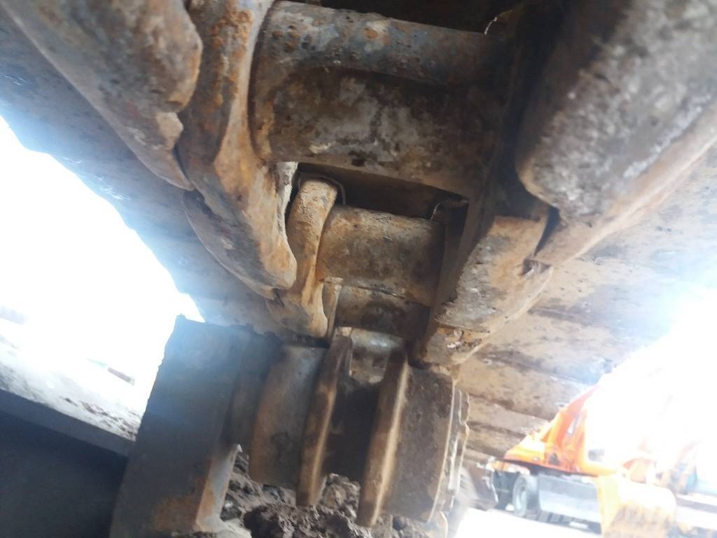 Volvo EC 240 B LC حفارات زحافة