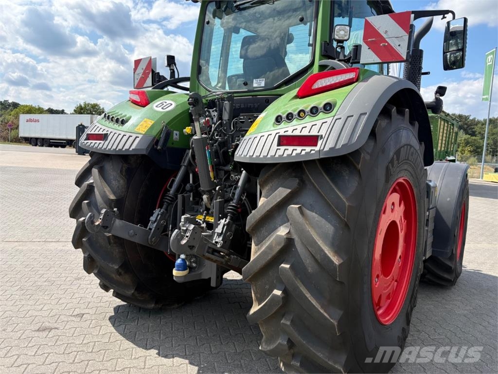 Fendt 728 Vario Profi Plus Gen 7 Traktory