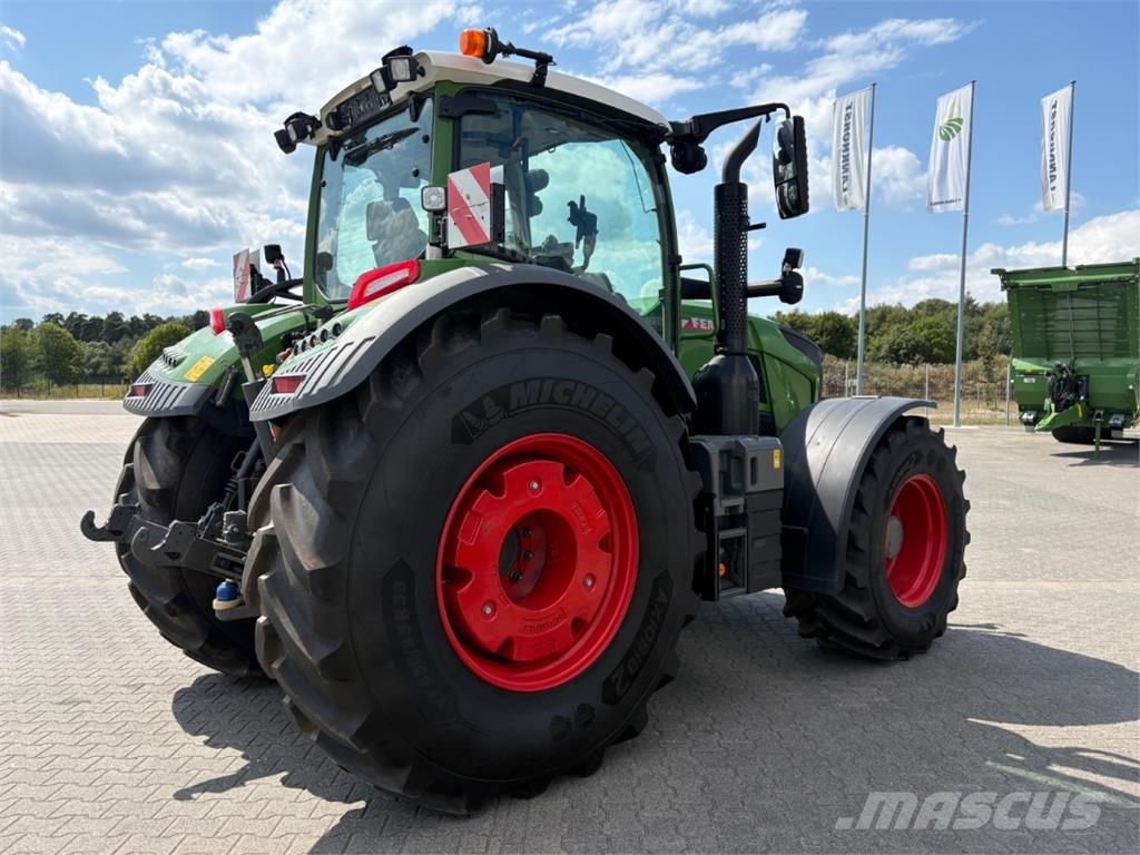 Fendt 728 Vario Profi Plus Gen 7 Traktory