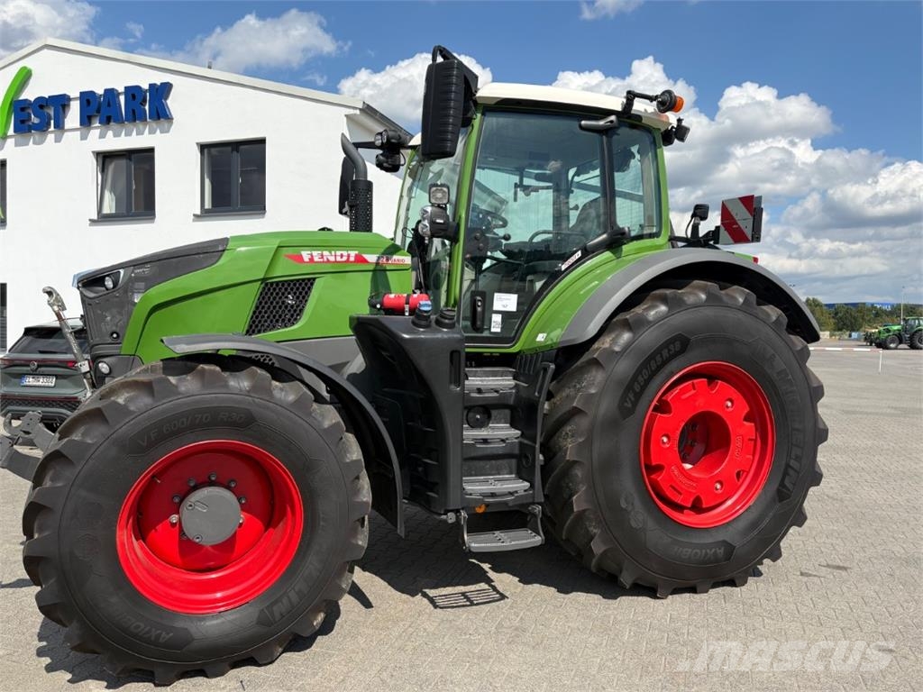 Fendt 728 Vario Profi Plus Gen 7 Traktory